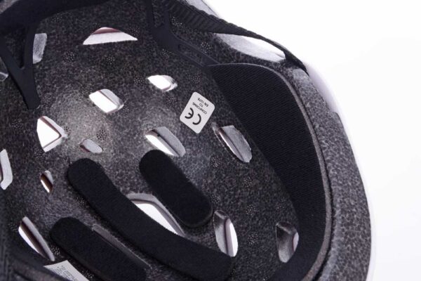 Urbis Black prilba na kolobežku - Image 11
